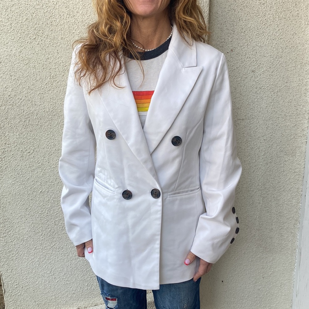 RESET by Jane gorgeous white blazer. So classy and stylish!! Great pockets - Picture 3 of 10